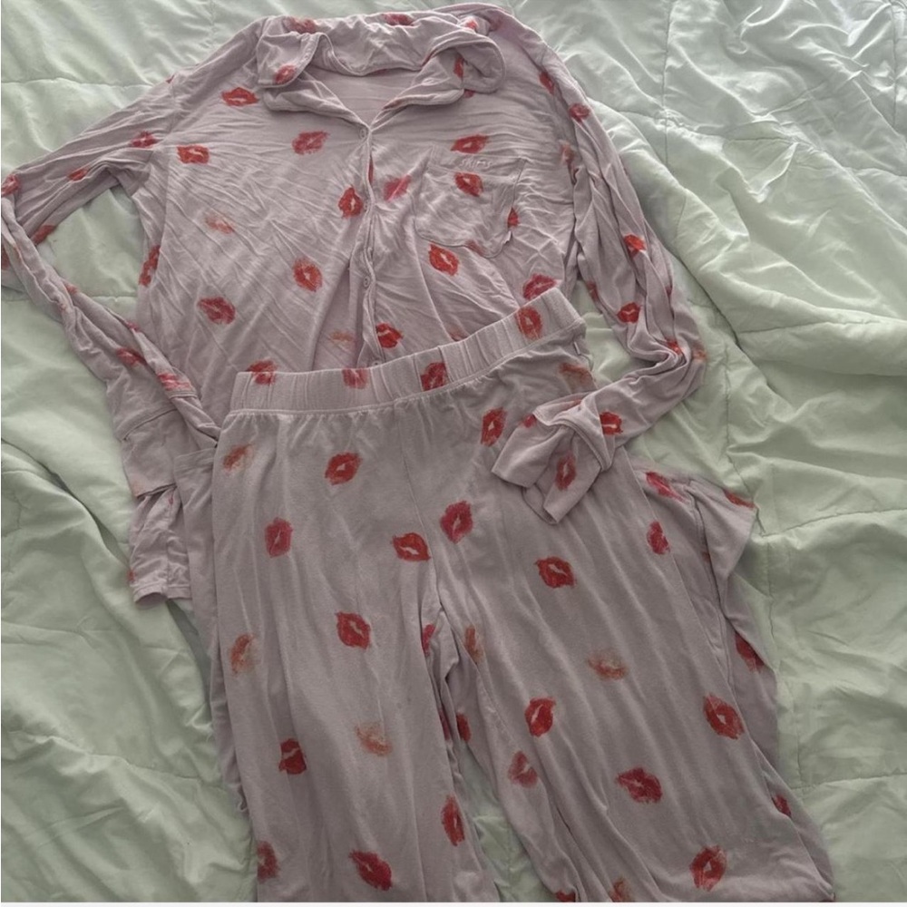 Skims lip print pajamas
